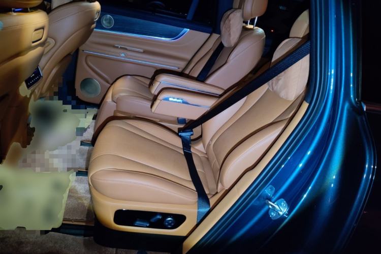 Used Hima AITO M9 2024 Range-Extended Ultra Version 42 kWh 6-Seater Model Left Rear Seat