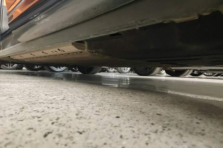 Used Hima AITO M9 2024 Range-Extended Max Edition 42 kWh 6-Seater Version Left Side Sill