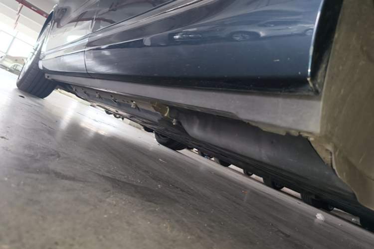 Used Hima AITO M9 2024 Range-Extended Ultra Version 42 kWh 6-Seater Model Left Side Sill