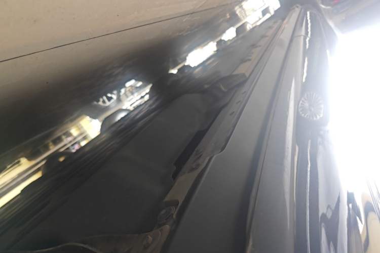 Used Hima AITO M9 2024 Range-Extended Max Edition 42 kWh 6-Seater Version Left Side Sill