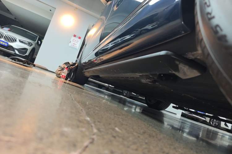 Used Hima AITO M9 2024 Range-Extended Max Edition 52 kWh 5-Seater Version Left Side Sill