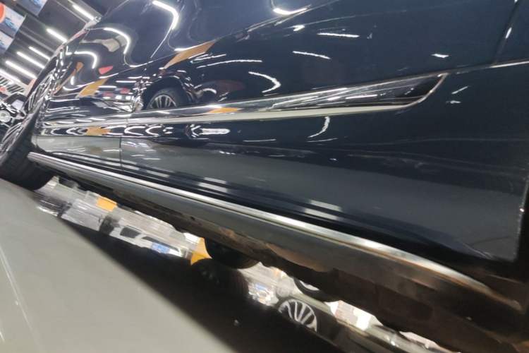 Used Hima AITO M9 2024 Range-Extended Ultra Version 42 kWh 6-Seater Model Left Side Sill