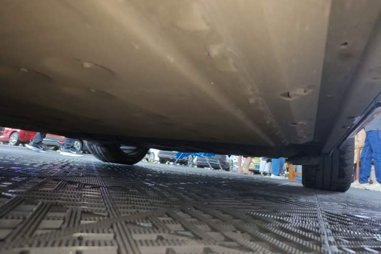 Used Hima AITO M9 2024 Range-Extended Ultra Version 42 kWh 6-Seater Model Left Side Sill