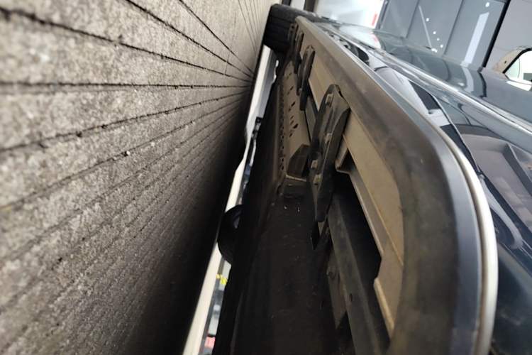 Used Hima AITO M9 2024 Range-Extended Ultra Version 42 kWh 6-Seater Model Left Side Sill