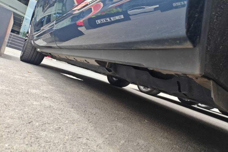 Used Hima AITO M9 2024 Range-Extended Max Edition 42 kWh 6-Seater Version Left Side Sill
