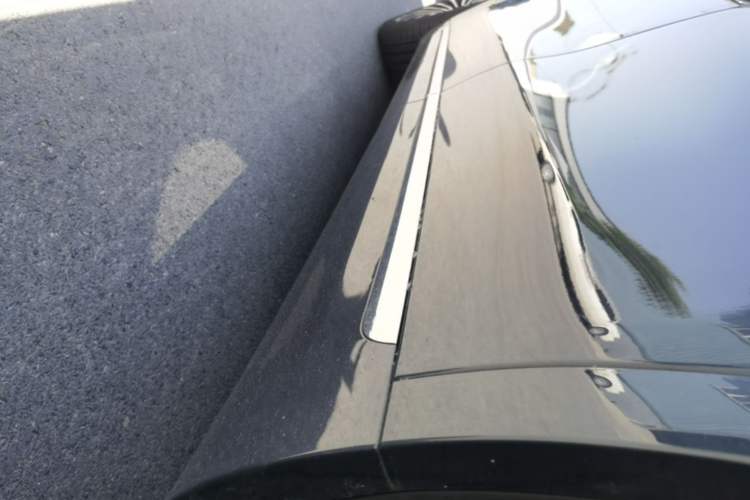 Used Hima AITO M9 2024 Range-Extended Ultra Version 52 kWh 5-Seater Model Left Side Sill