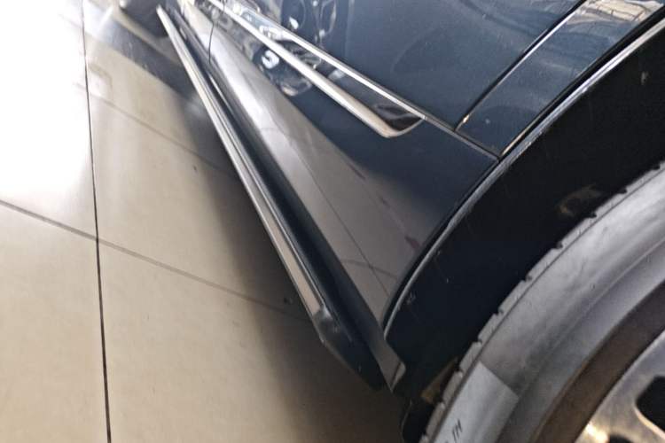 Used Hima AITO M9 2024 Range-Extended Ultra Version 42 kWh 6-Seater Model Left Side Sill