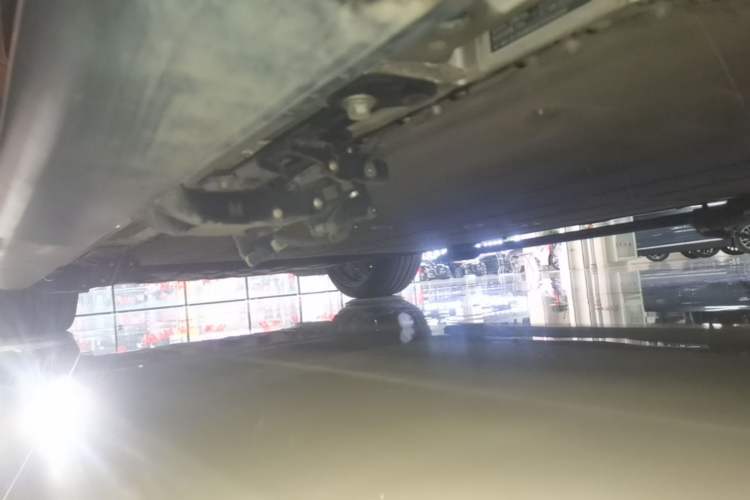 Used Hima AITO M9 2024 All-Electric Ultra Version 100 kWh 6-Seater Model Left Side Sill