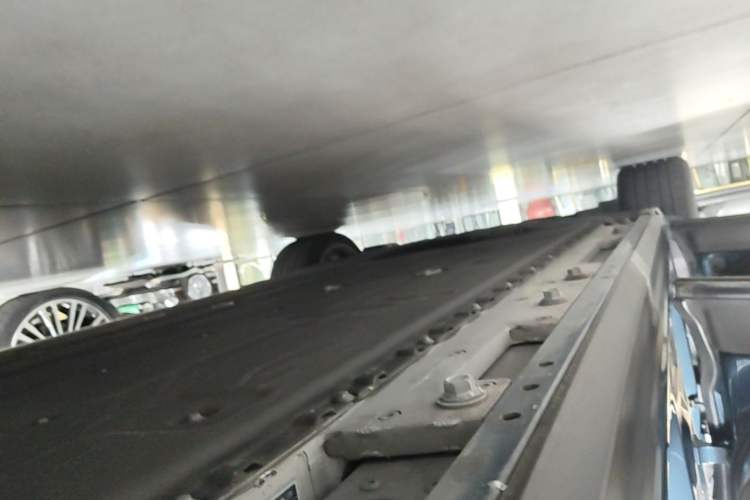 Used Hima AITO M9 2024 All-Electric Ultra Version 100 kWh 6-Seater Model Left Side Sill