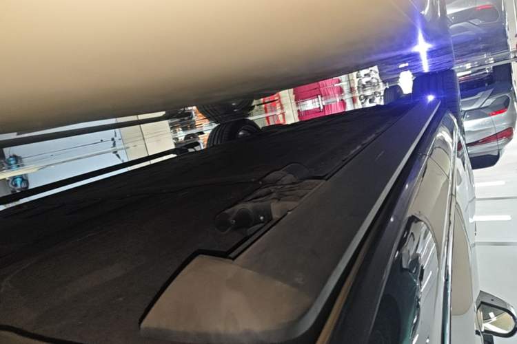 Used Hima AITO M9 2024 Range-Extended Ultra Version 42 kWh 6-Seater Model Left Side Sill