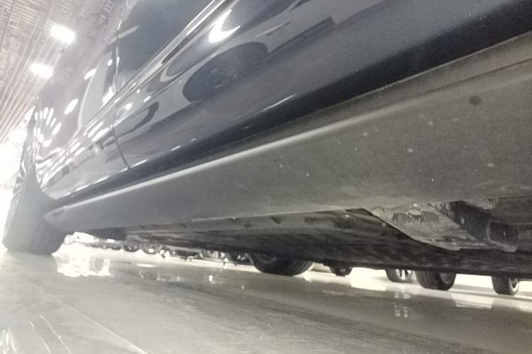 Used Hima AITO M9 2024 Range-Extended Max Edition 52 kWh 6-Seater Version Left Side Sill