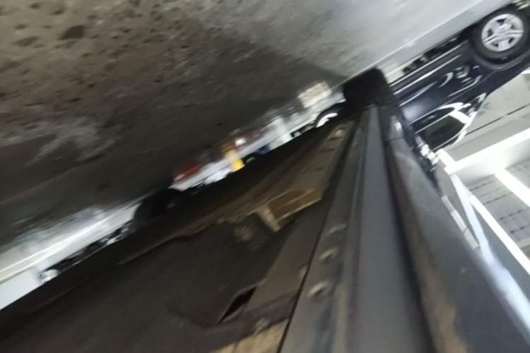 Used Hima AITO M9 2024 Range-Extended Ultra Version 42 kWh 6-Seater Model Left Side Sill