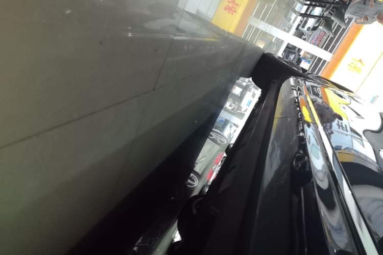 Used Hima AITO M9 2024 Range-Extended Ultra Version 42 kWh 6-Seater Model Left Side Sill