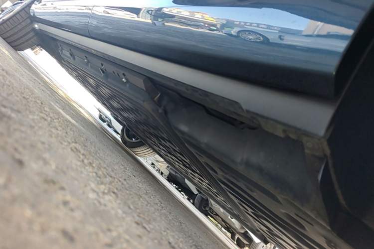 Used Hima AITO M9 2024 Range-Extended Ultra Version 42 kWh 6-Seater Model Left Side Sill