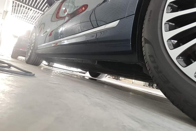 Used Hima AITO M9 2024 Range-Extended Ultra Version 42 kWh 6-Seater Model Left Side Sill