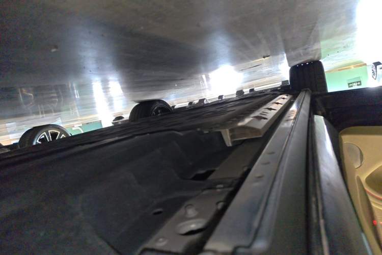 Used Hima AITO M9 2024 Range-Extended Ultra Version 42 kWh 6-Seater Model Left Side Sill