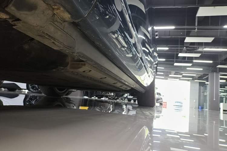 Used Hima AITO M9 2024 Range-Extended Ultra Version 42 kWh 6-Seater Model Left Side Sill
