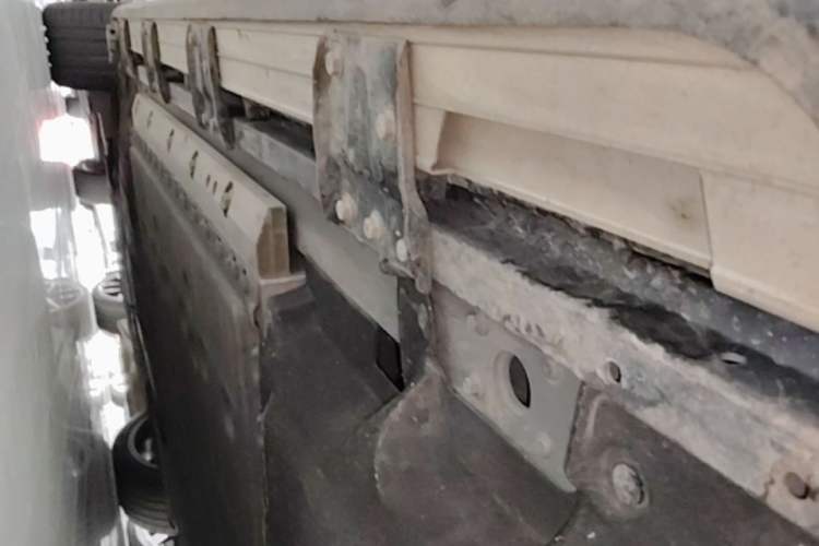Used Hima AITO M9 2024 Range-Extended Ultra Version 42 kWh 6-Seater Model Left Side Sill