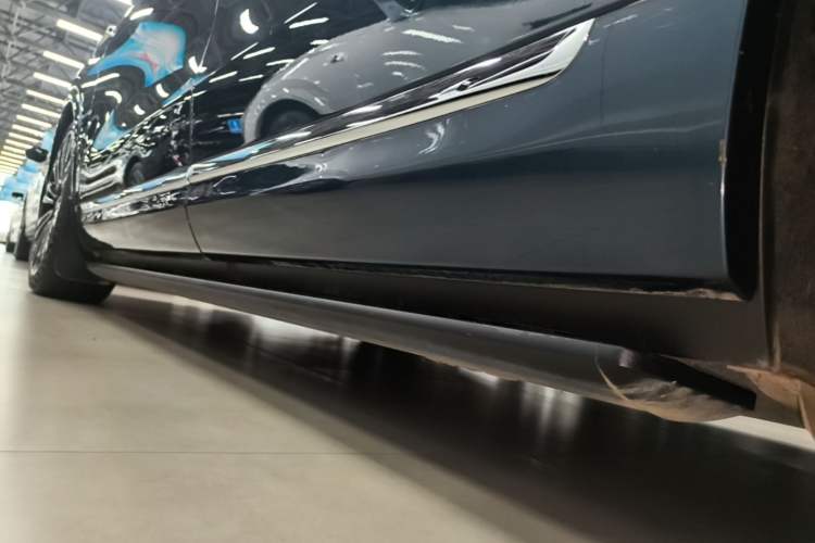 Used Hima AITO M9 2024 Range-Extended Ultra Version 52 kWh 6-Seater Model Left Side Sill