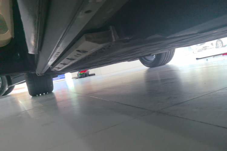 Used Hima AITO M9 2024 Range-Extended Ultra Version 42 kWh 6-Seater Model Left Side Sill