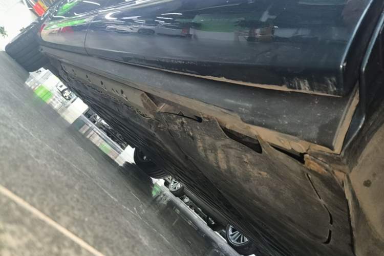Used Hima AITO M9 2024 Range-Extended Ultra Version 42 kWh 6-Seater Model Left Side Sill