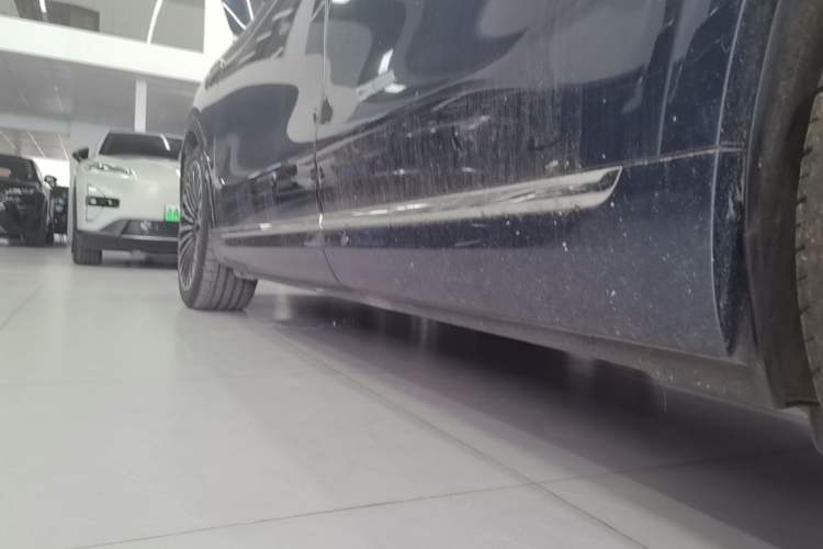 Used Hima AITO M9 2024 Range-Extended Ultra Version 42 kWh 6-Seater Model Left Side Sill