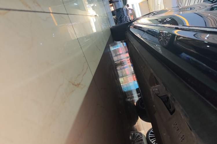 Used Hima AITO M9 2024 Range-Extended Max Edition 52 kWh 6-Seater Version Left Side Sill