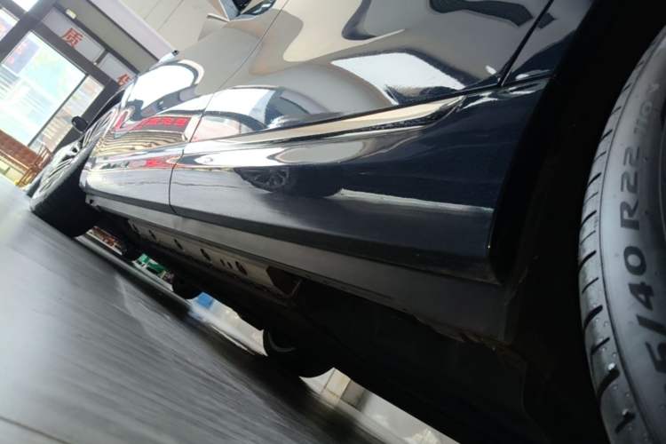 Used Hima AITO M9 2024 Range-Extended Ultra Version 42 kWh 6-Seater Model Left Side Sill