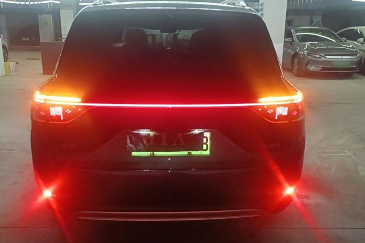 Used Hima AITO M9 2024 All-Electric Ultra Version 100 kWh 6-Seater Model Rear