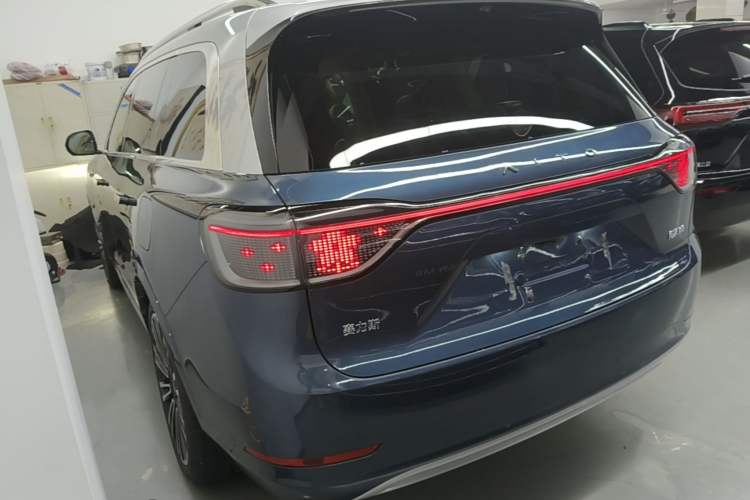 Used Hima AITO M9 2024 Range-Extended Ultra Version 52 kWh 5-Seater Model Rear Left 45 Deg