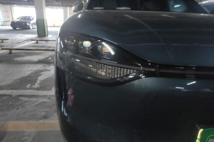 Used Hima AITO M9 2024 Range-Extended Max Edition 42 kWh 6-Seater Version Right Front Headlight