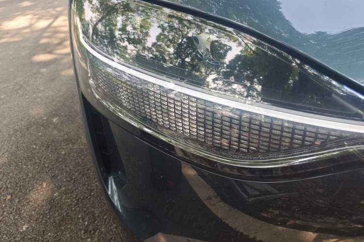 Used Hima AITO M9 2024 Range-Extended Ultra Version 52 kWh 6-Seater Model Right Front Headlight