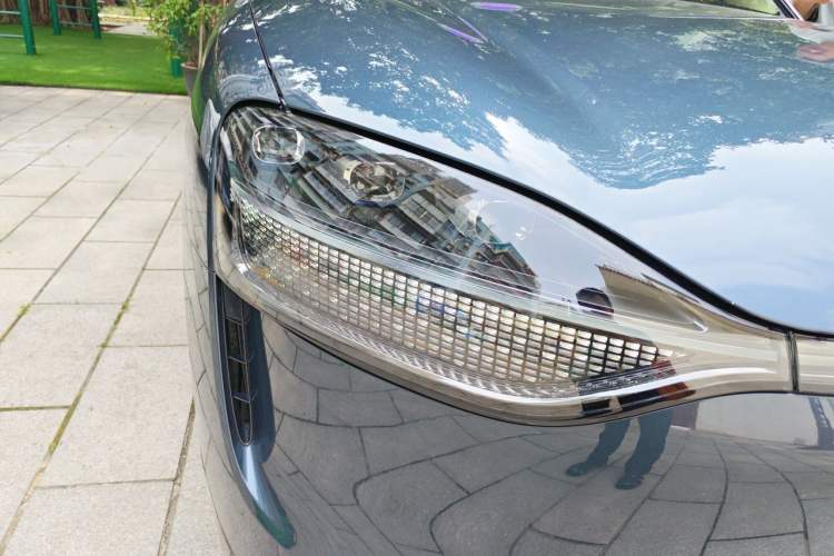 Used Hima AITO M9 2024 All-Electric Ultra Version 100 kWh 6-Seater Model Right Front Headlight