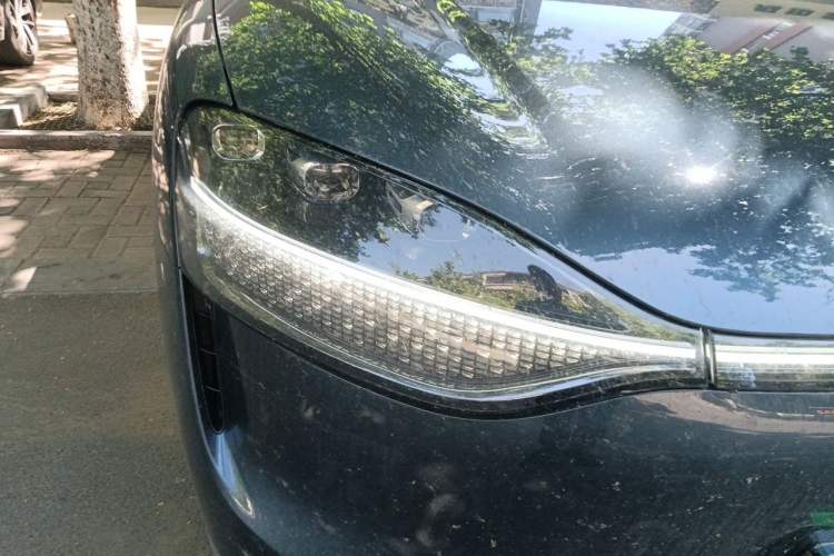 Used Hima AITO M9 2024 Range-Extended Ultra Version 42 kWh 6-Seater Model Right Front Headlight