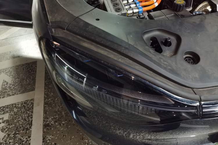 Used Hima AITO M9 2024 Range-Extended Ultra Version 42 kWh 6-Seater Model Right Front Headlight