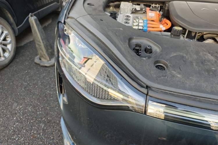Used Hima AITO M9 2024 Range-Extended Ultra Version 52 kWh 6-Seater Model Right Front Headlight