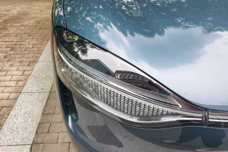 Used Hima AITO M9 2024 Range-Extended Max Edition 52 kWh 6-Seater Version Right Front Headlight