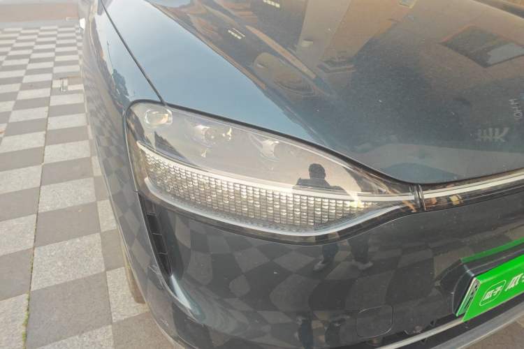 Used Hima AITO M9 2024 Range-Extended Ultra Version 52 kWh 6-Seater Model Right Front Headlight