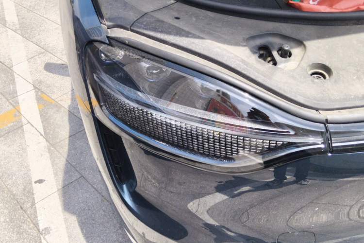 Used Hima AITO M9 2024 All-Electric Max Version 100 kWh 6-Seater Right Front Headlight