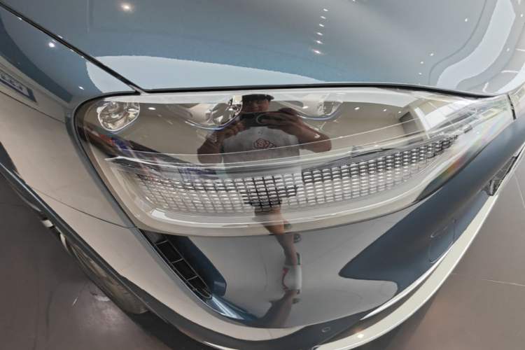 Used Hima AITO M9 2024 Range-Extended Ultra Version 42 kWh 6-Seater Model Right Front Headlight