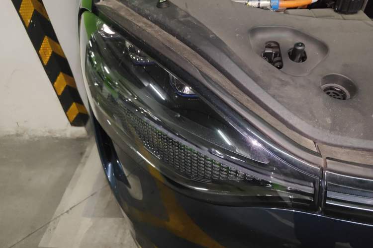 Used Hima AITO M9 2024 Range-Extended Ultra Version 42 kWh 6-Seater Model Right Front Headlight