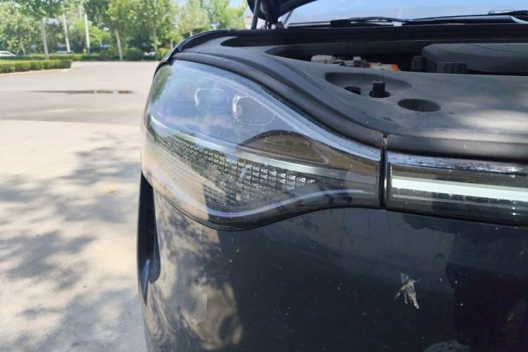 Used Hima AITO M9 2024 Range-Extended Ultra Version 42 kWh 6-Seater Model Right Front Headlight