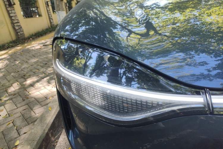 Used Hima AITO M9 2024 All-Electric Ultra Version 100 kWh 5-Seater Model Right Front Headlight