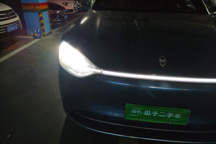 Used Hima AITO M9 2024 Range-Extended Ultra Version 42 kWh 6-Seater Model Right Front Headlight