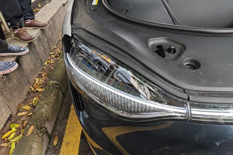 Used Hima AITO M9 2024 All-Electric Max Version 100 kWh 6-Seater Right Front Headlight