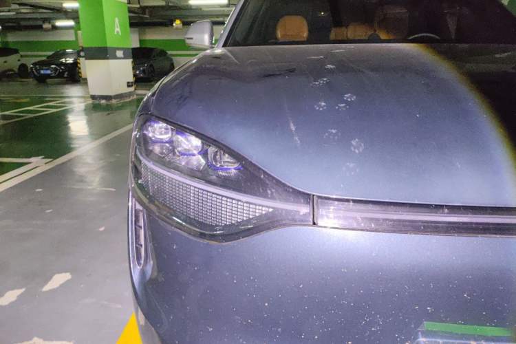 Used Hima AITO M9 2024 Range-Extended Ultra Version 52 kWh 6-Seater Model Right Front Headlight