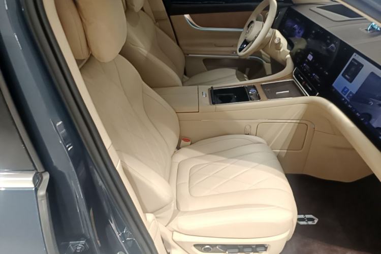 Used Hima AITO M9 2024 Range-Extended Ultra Version 42 kWh 6-Seater Model Right Front Seat