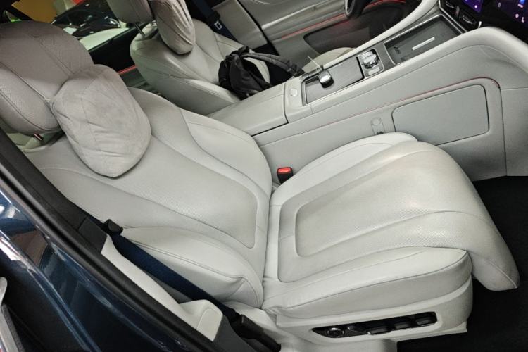 Used Hima AITO M9 2024 Range-Extended Ultra Version 42 kWh 6-Seater Model Right Front Seat