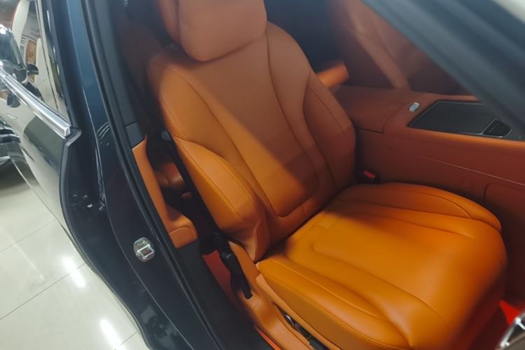 Used Hima AITO M9 2024 Range-Extended Ultra Version 42 kWh 6-Seater Model Right Front Seat