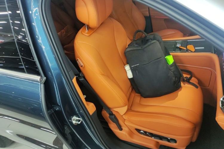 Used Hima AITO M9 2024 Range-Extended Max Edition 42 kWh 6-Seater Version Right Front Seat